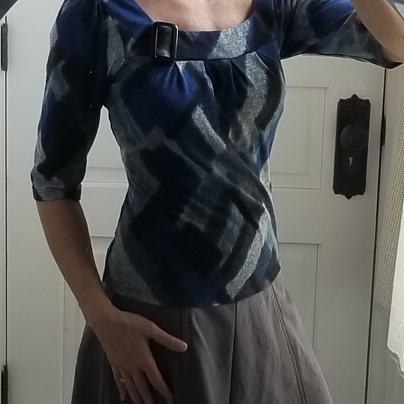 Top - Picture 2 of 4